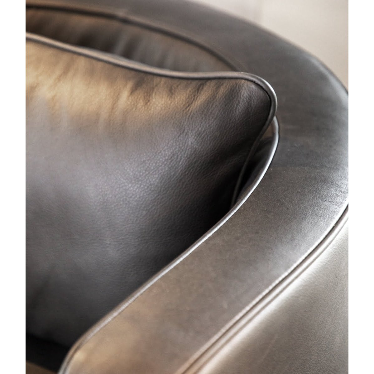 JOAN lenestol med sving Artwood Lenestol