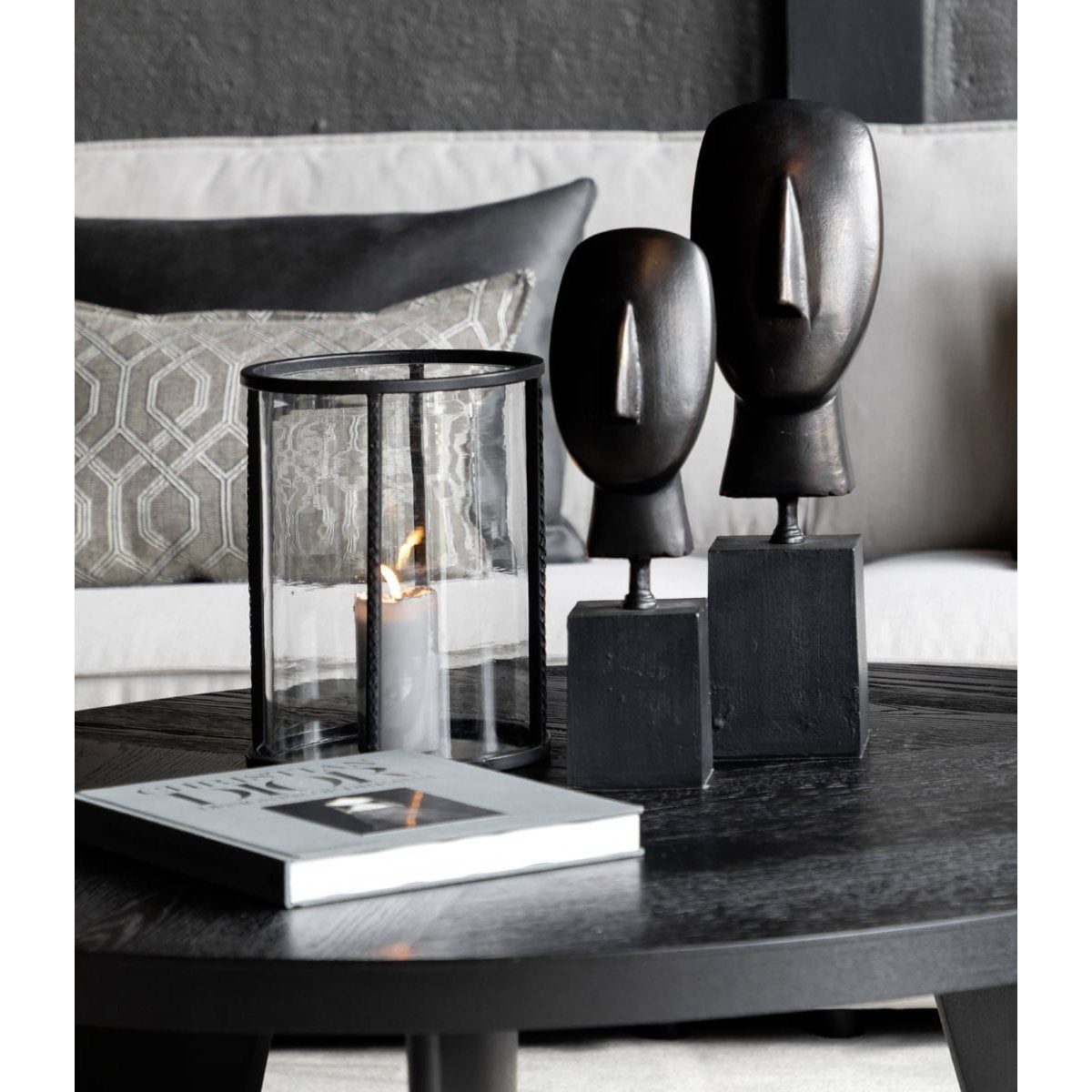 VALMIKI sort Artwood Pynteartikler