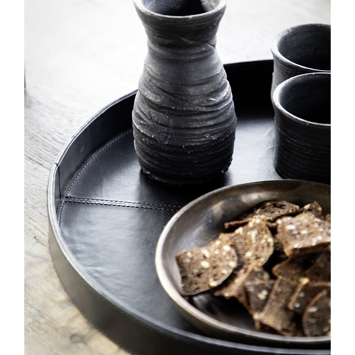 MENDOZA serveringsbrett rund Artwood Pynteartikler