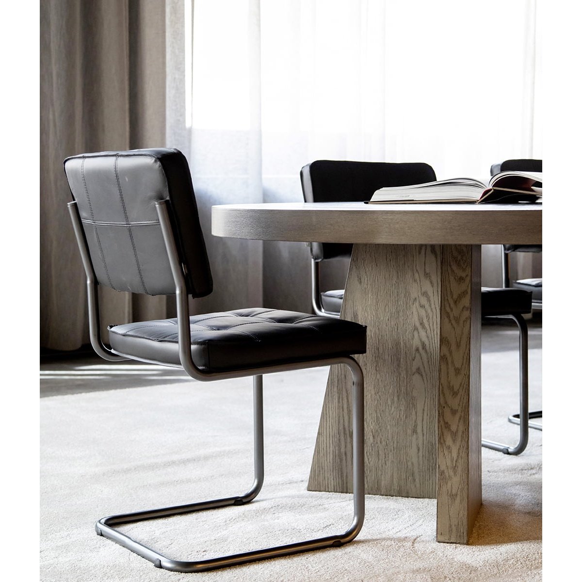 TRENT rundt ø130 inklusive ileggsplater Artwood Spisebord