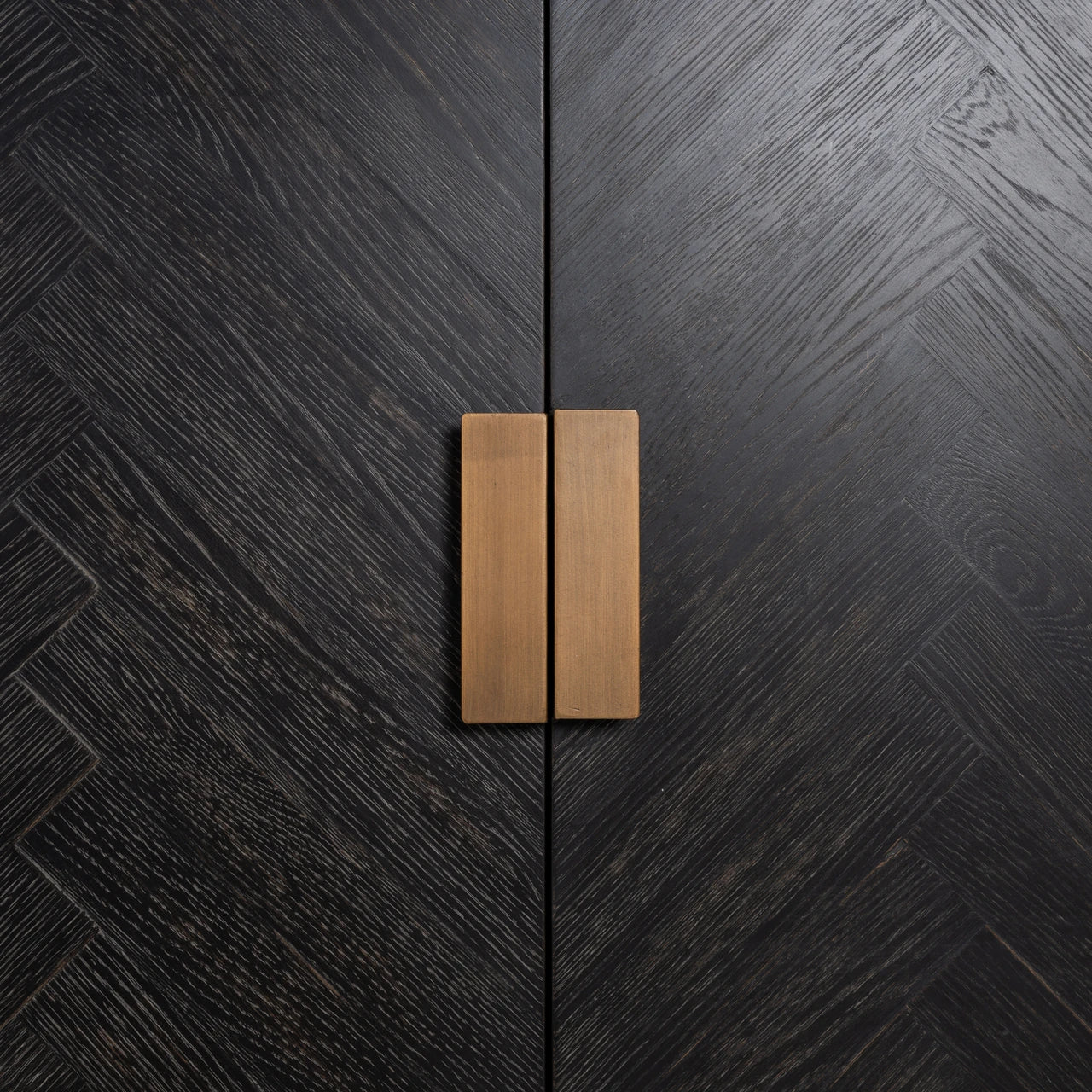 Sideboard Blackbone Brass svart rustikk Richmond Interiors Skjenk