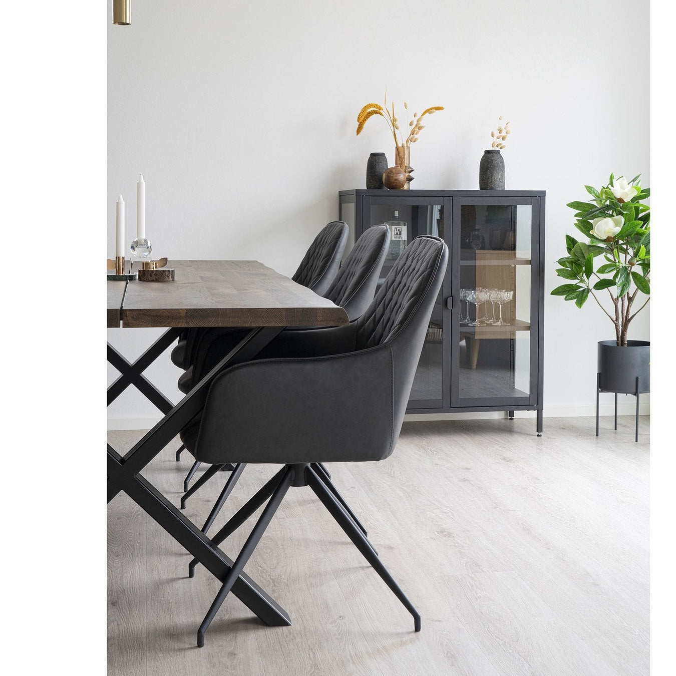 Harbo Spisestol med sving House Nordic Spisestol