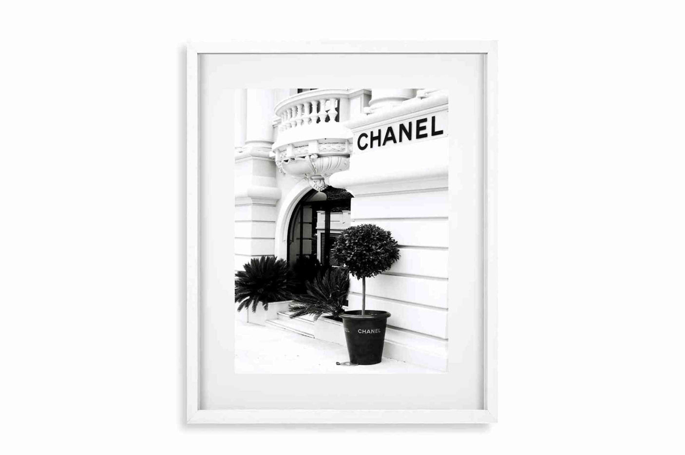 Glass Picture White smal Frame, Passepartout Chanel Store Homefactory