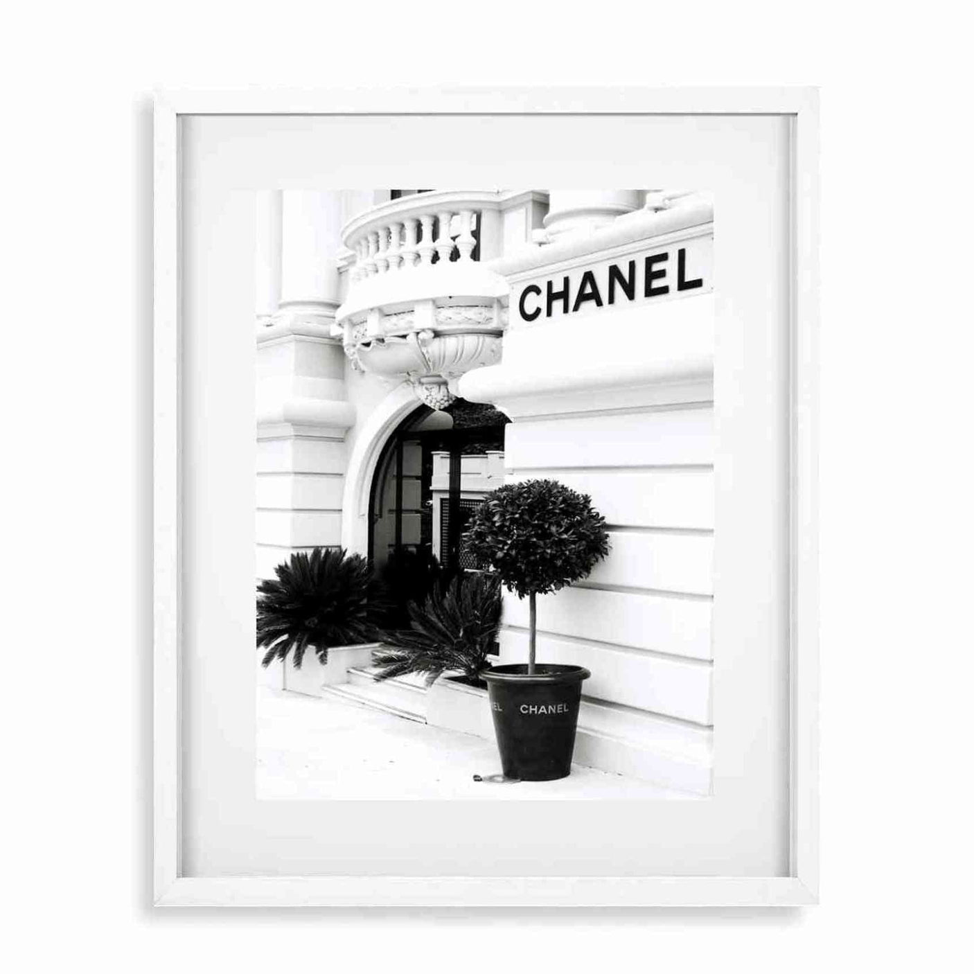 Glass Picture White smal Frame, Passepartout Chanel Store Homefactory