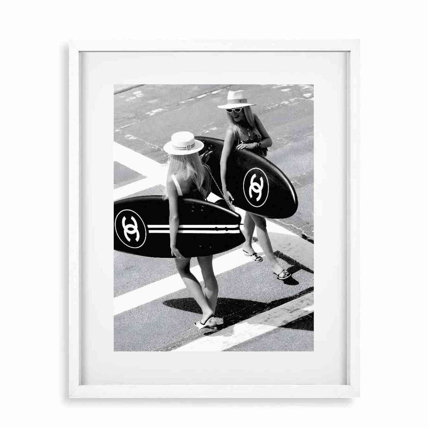 Glass Picture White smal Frame Passepartout Chanel surf girl Homefactory