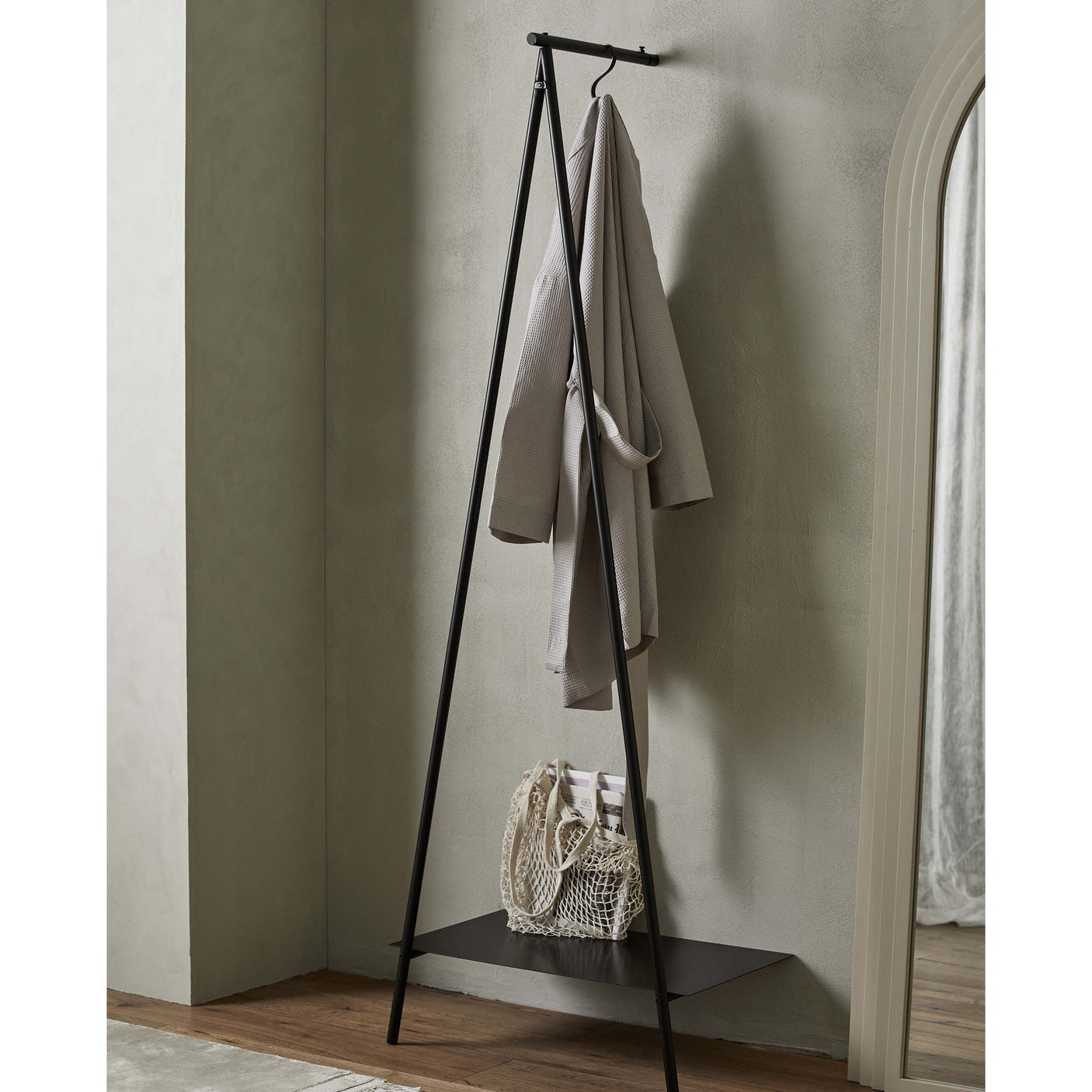 RAVI garderobestativ av jern - 180x64 cm - sort Nordal COAT RACKS