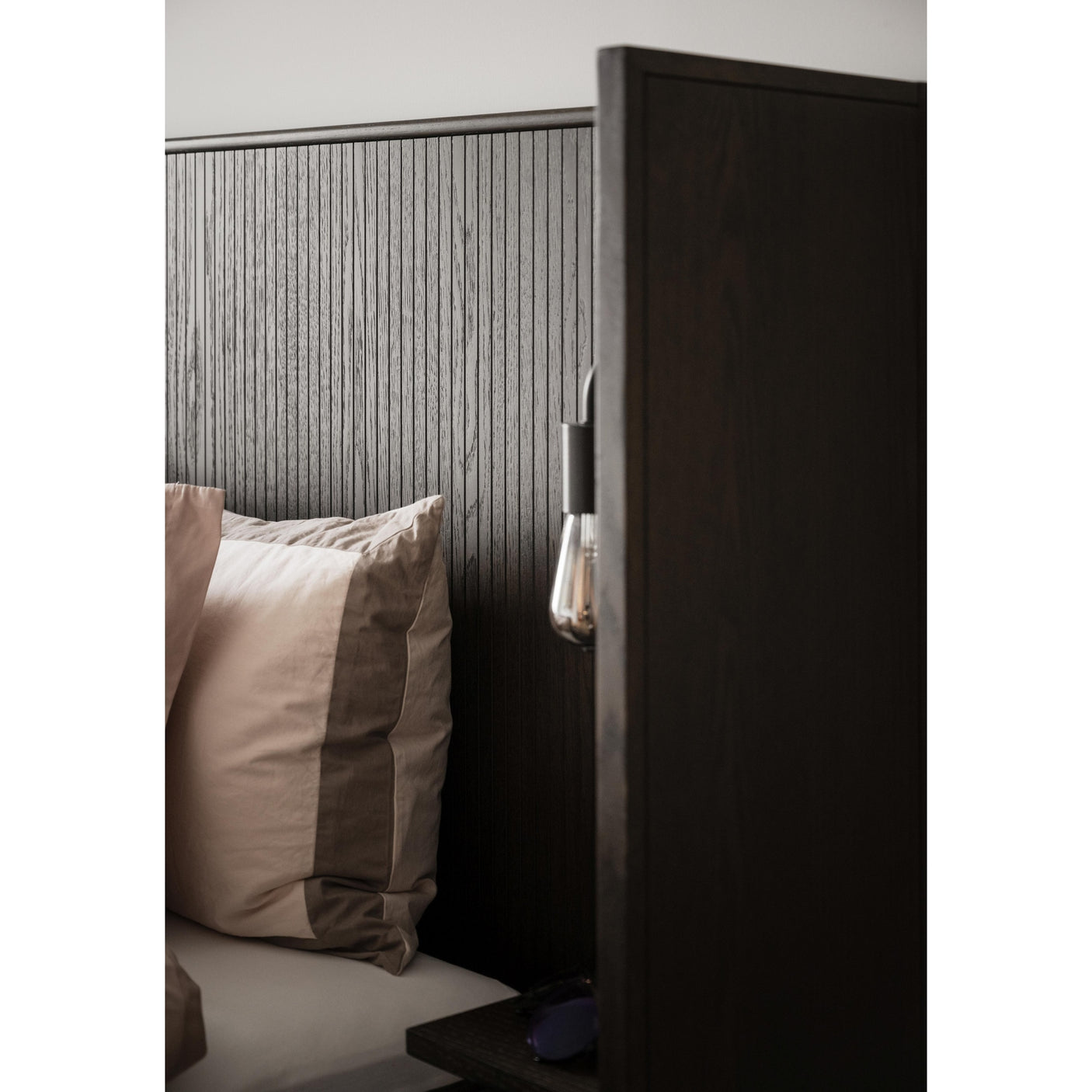 Redmond bed sengegavel 234 Rowico Seng