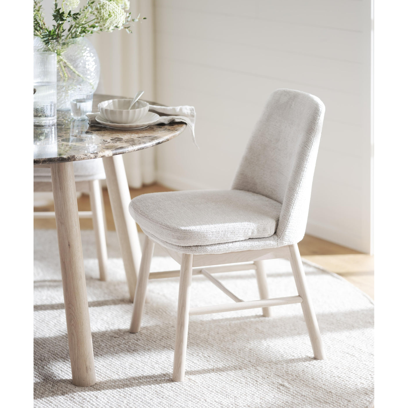 Amesbury spisestol Rowico Spisestol