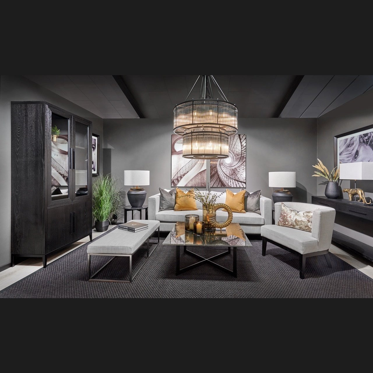 Vitrineskap Morris delte dører Homefactory Vitrineskap