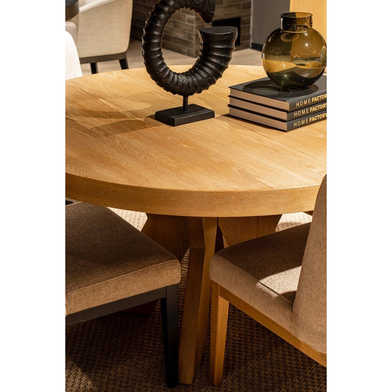 Spisebord Cleveland Ø150 2 x inklusive ileggsplater Homefactory Spisebord