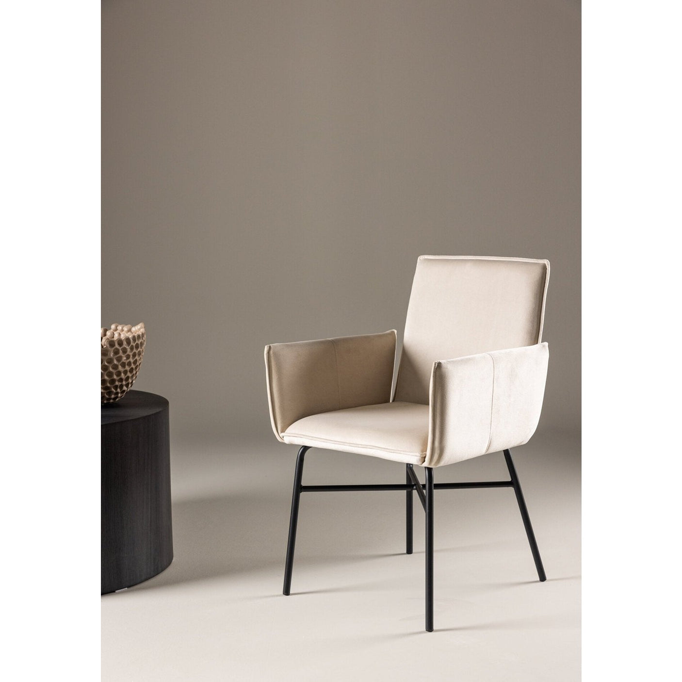 Petra Spisestol med armlene Venture Design Spisestol