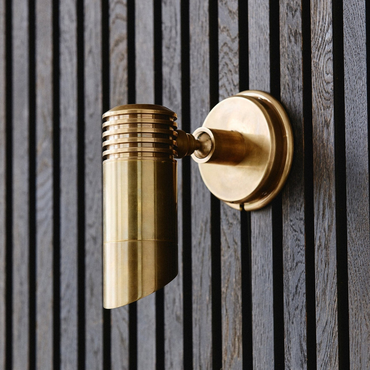 BRAGI vegglamper, utendørs - messing Nordal WALL LAMPS