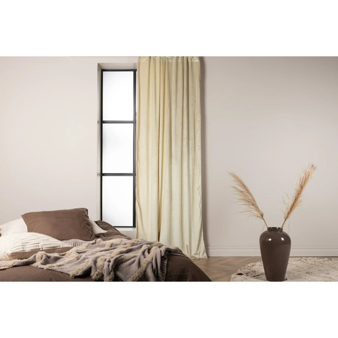 Mary Curtain