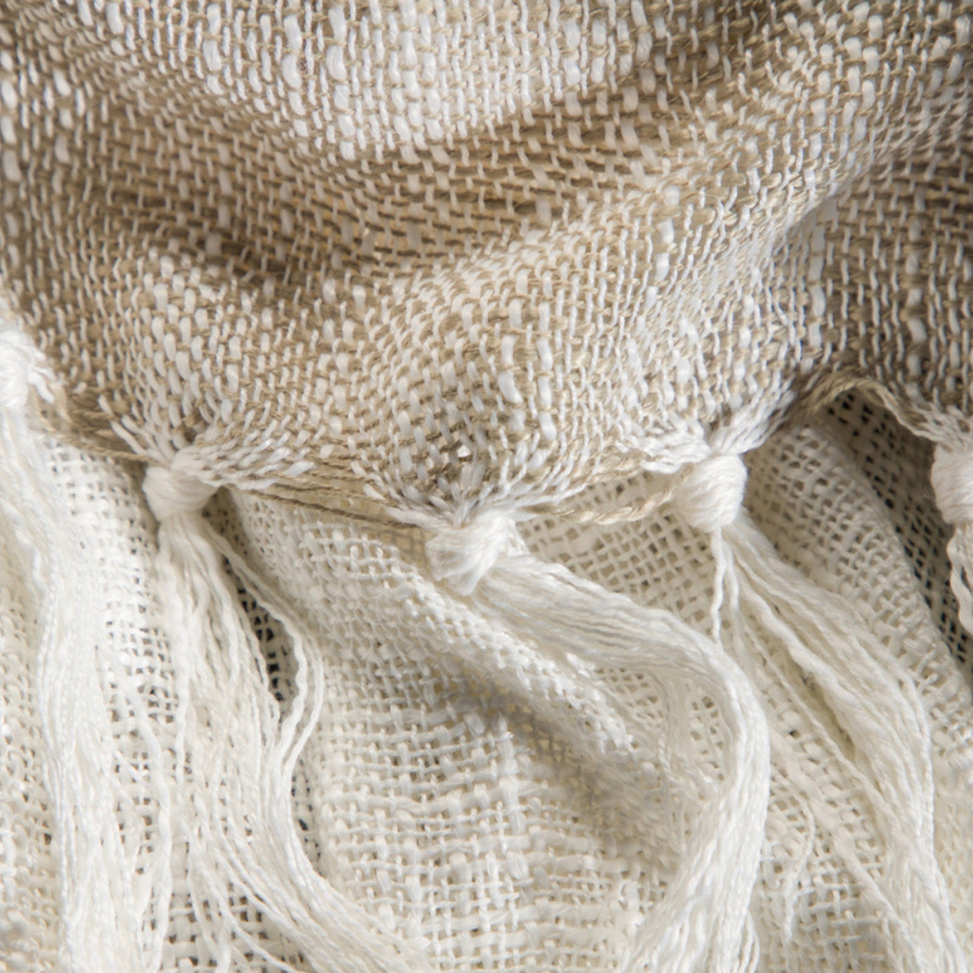 Sandy Throw Venture Design Pledd