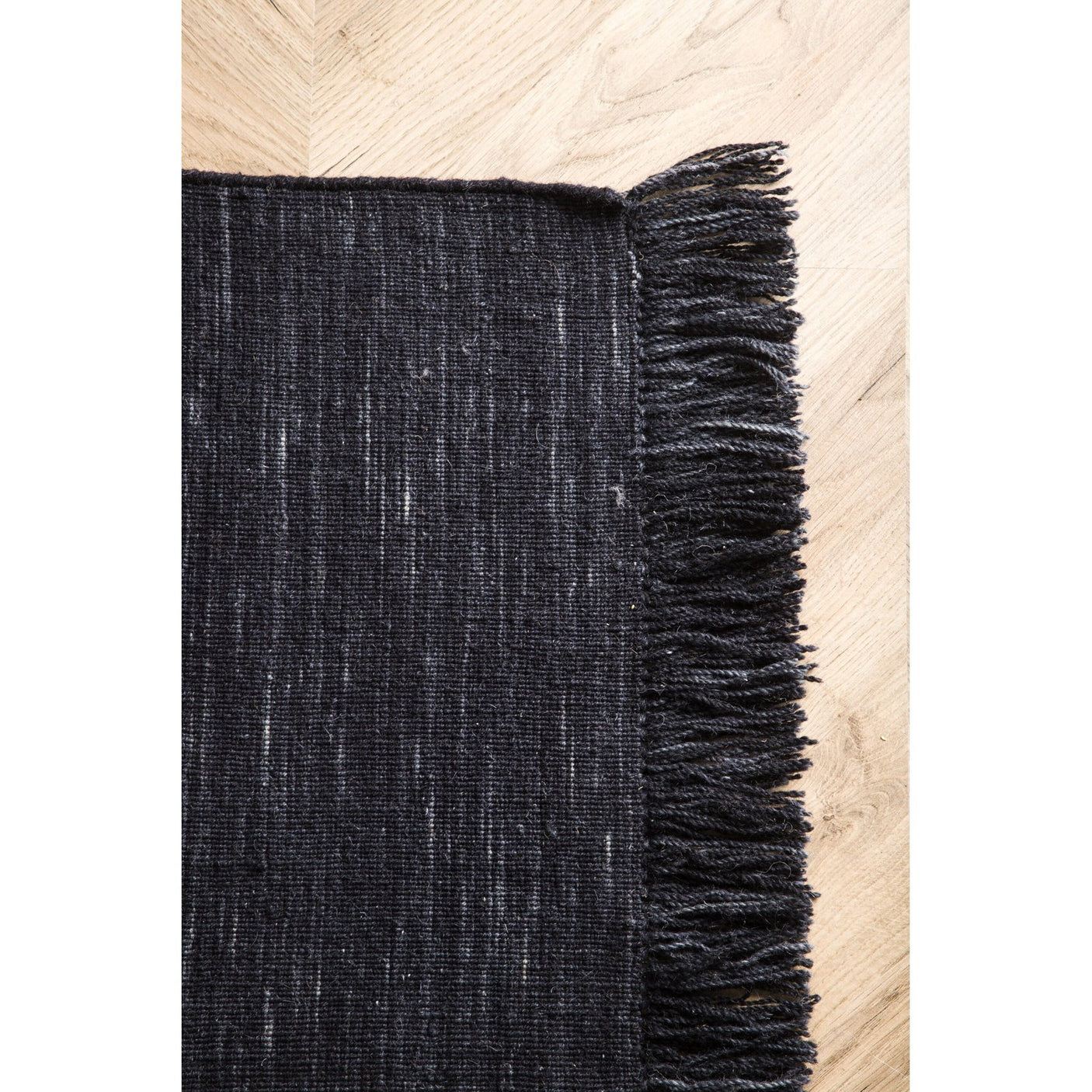 Elton teppe 350x250 Venture Design Teppe