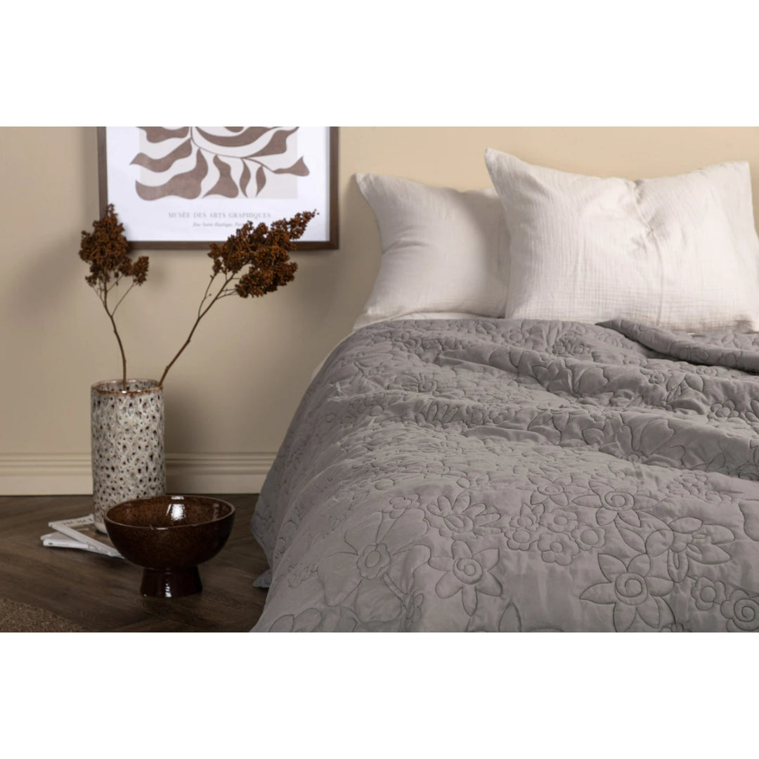 Niki Bedspread