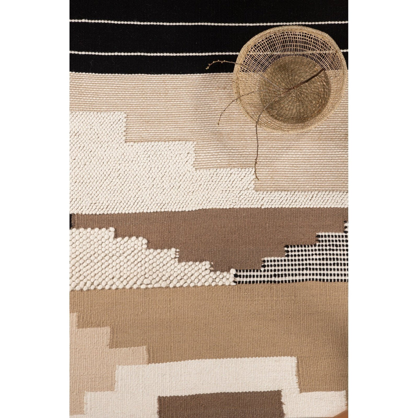 Aston ullteppe 300x200 Venture Design Teppe