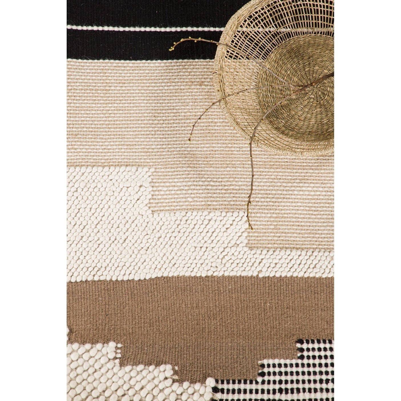 Aston ullteppe 300x200 Venture Design Teppe