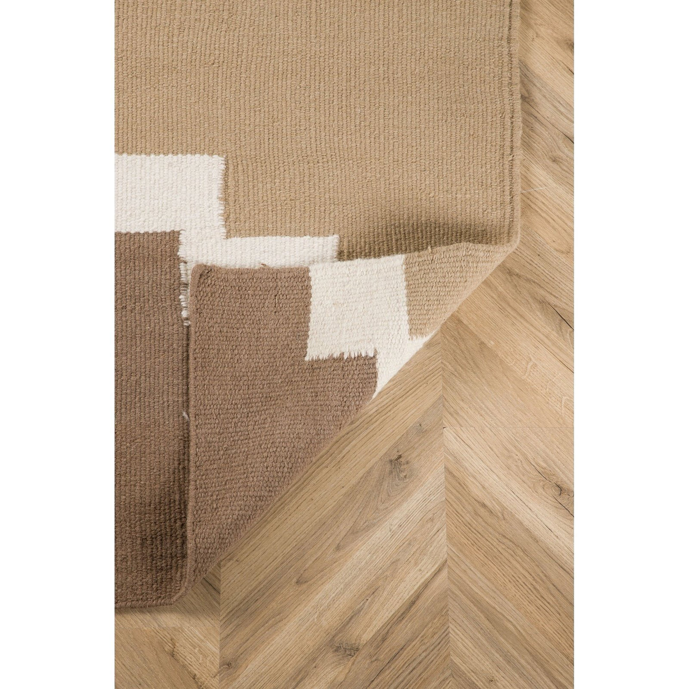 Aston ullteppe 230x160 Venture Design Teppe