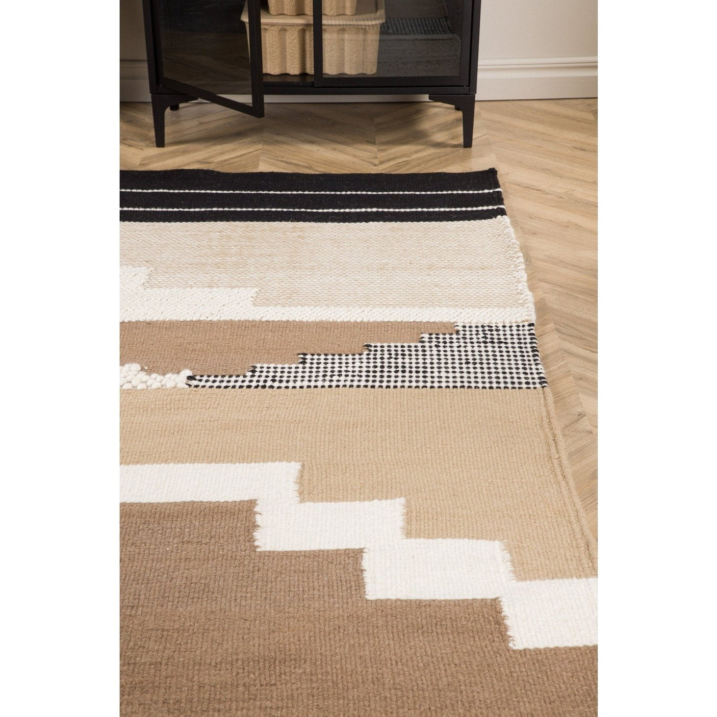 Aston ullteppe 230x160 Venture Design Teppe