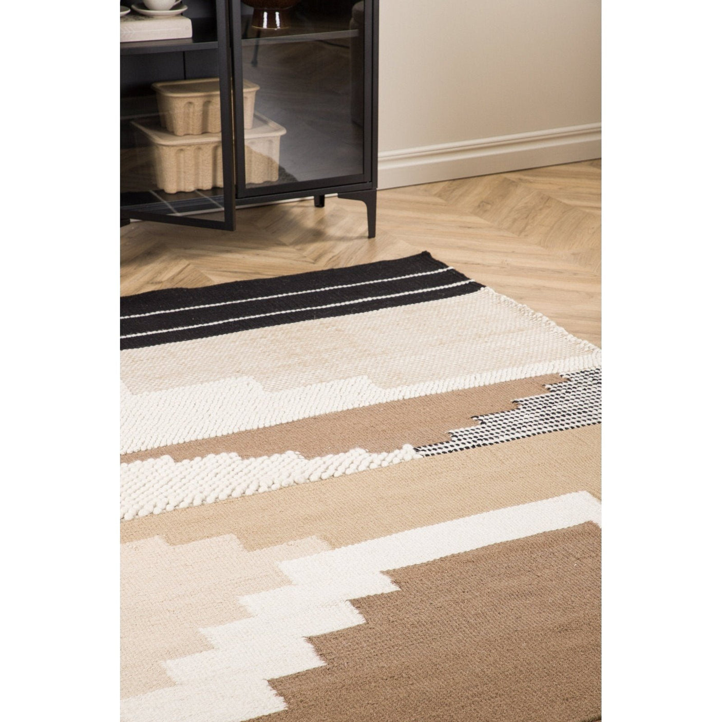 Aston ullteppe 230x160 Venture Design Teppe