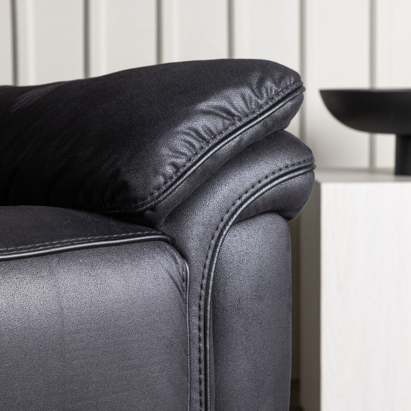 Saranda Recliner Armchair Venture Design Lenestol