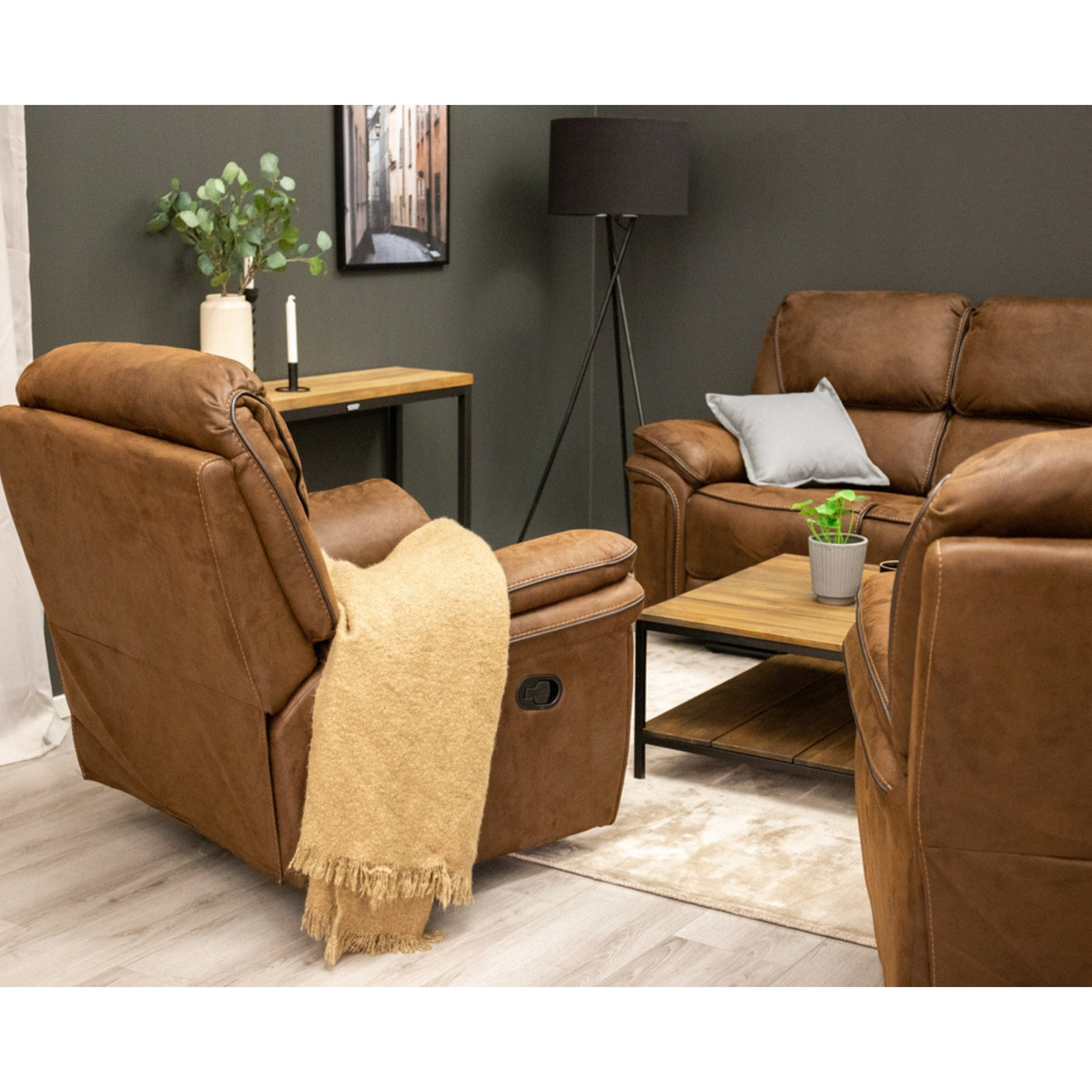 Saranda Recliner Armchair Venture Design Lenestol