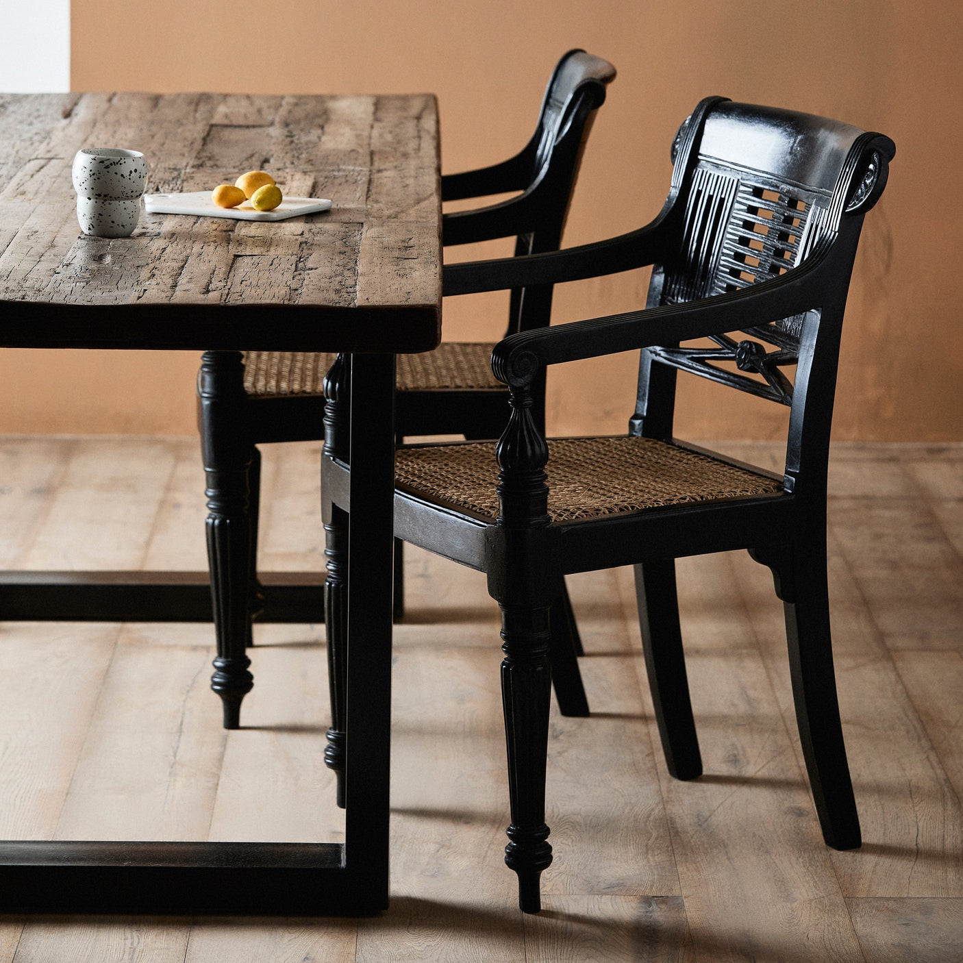 TAMBO spisebordstol - svart Nordal CHAIRS+ARM