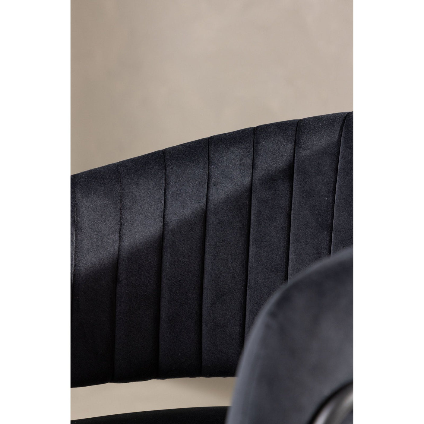 Selma spisestol 1-pakk Outletvare - Gjelder kun 1 stk Venture Design Outlet