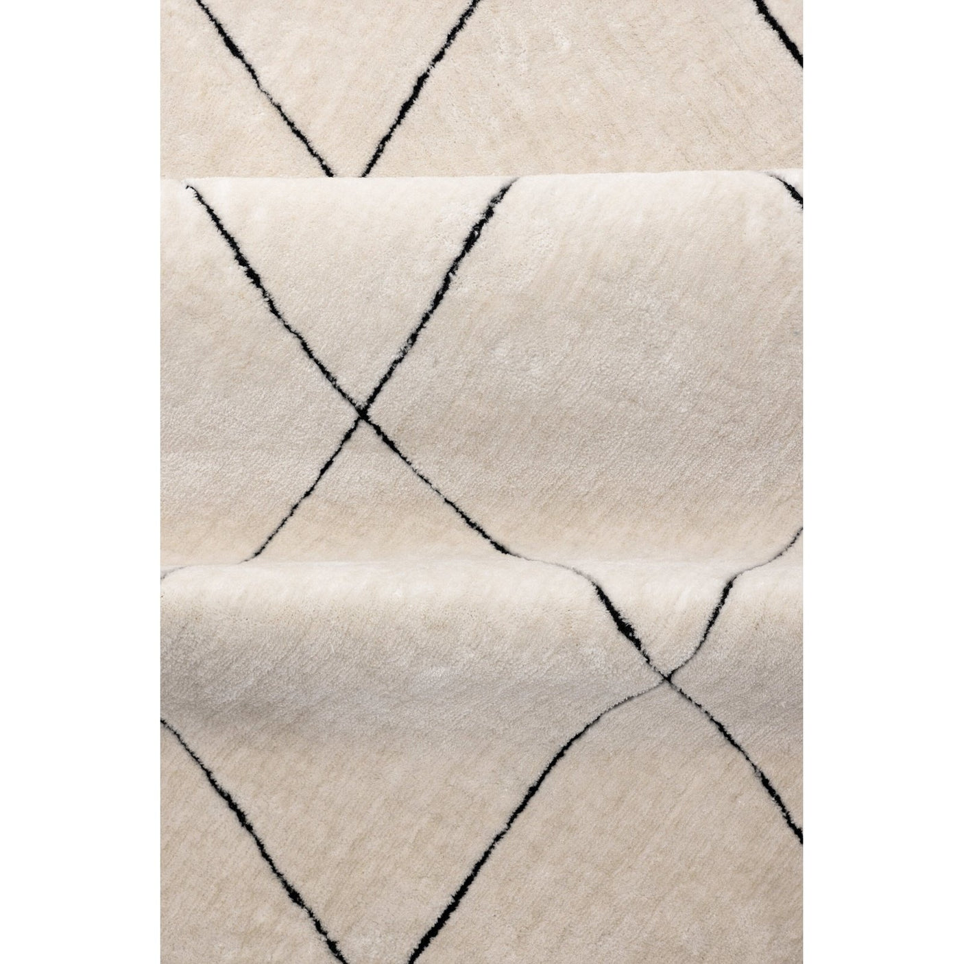 Patrik teppe 290x200 Venture Design Teppe