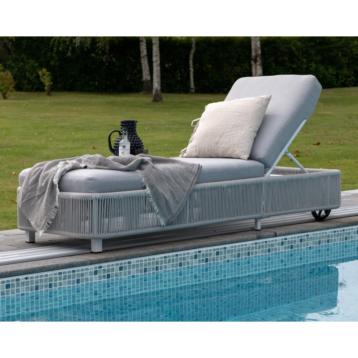 Virya Sol Lounge Venture Design Solseng