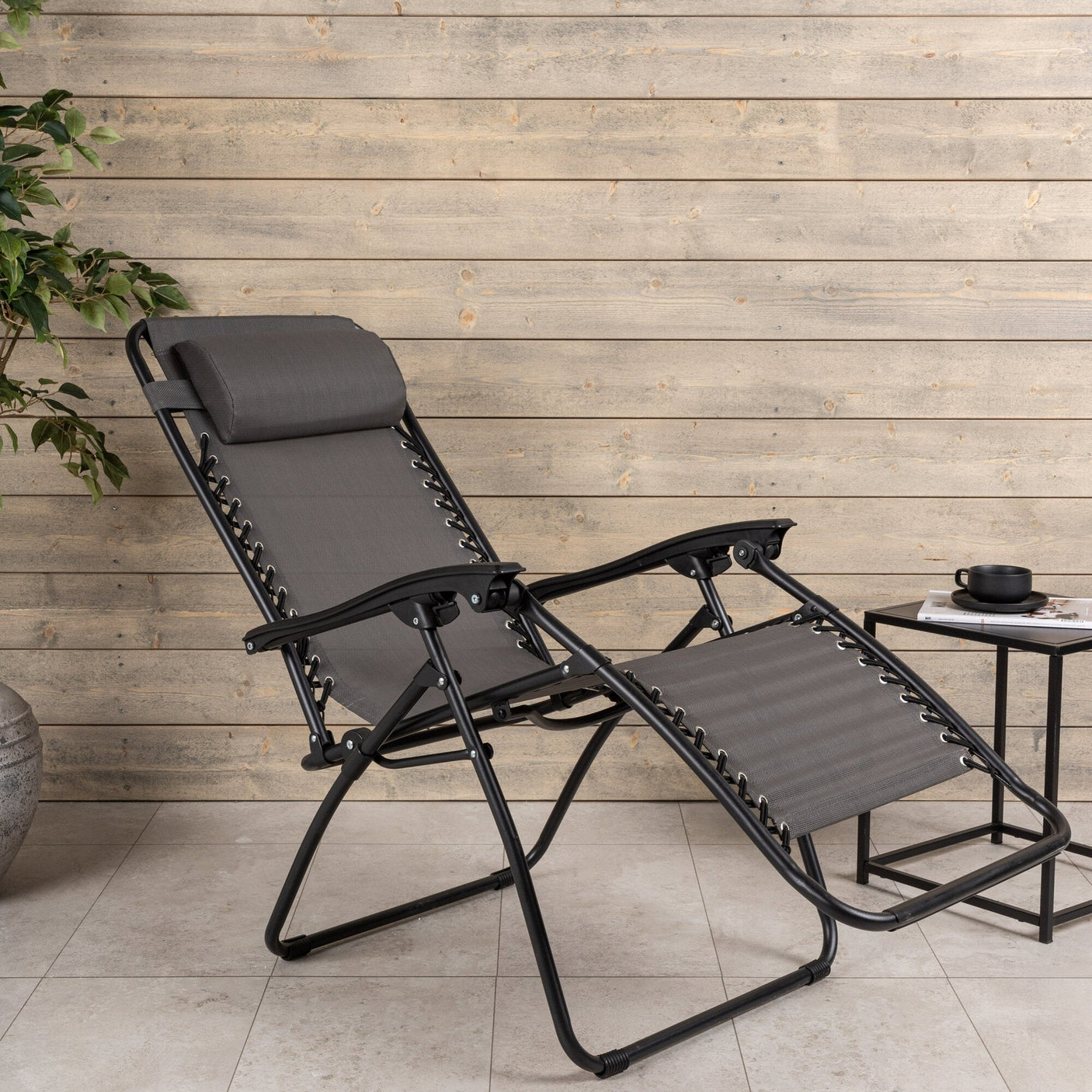Melker Sun Lounge Venture Design Solseng
