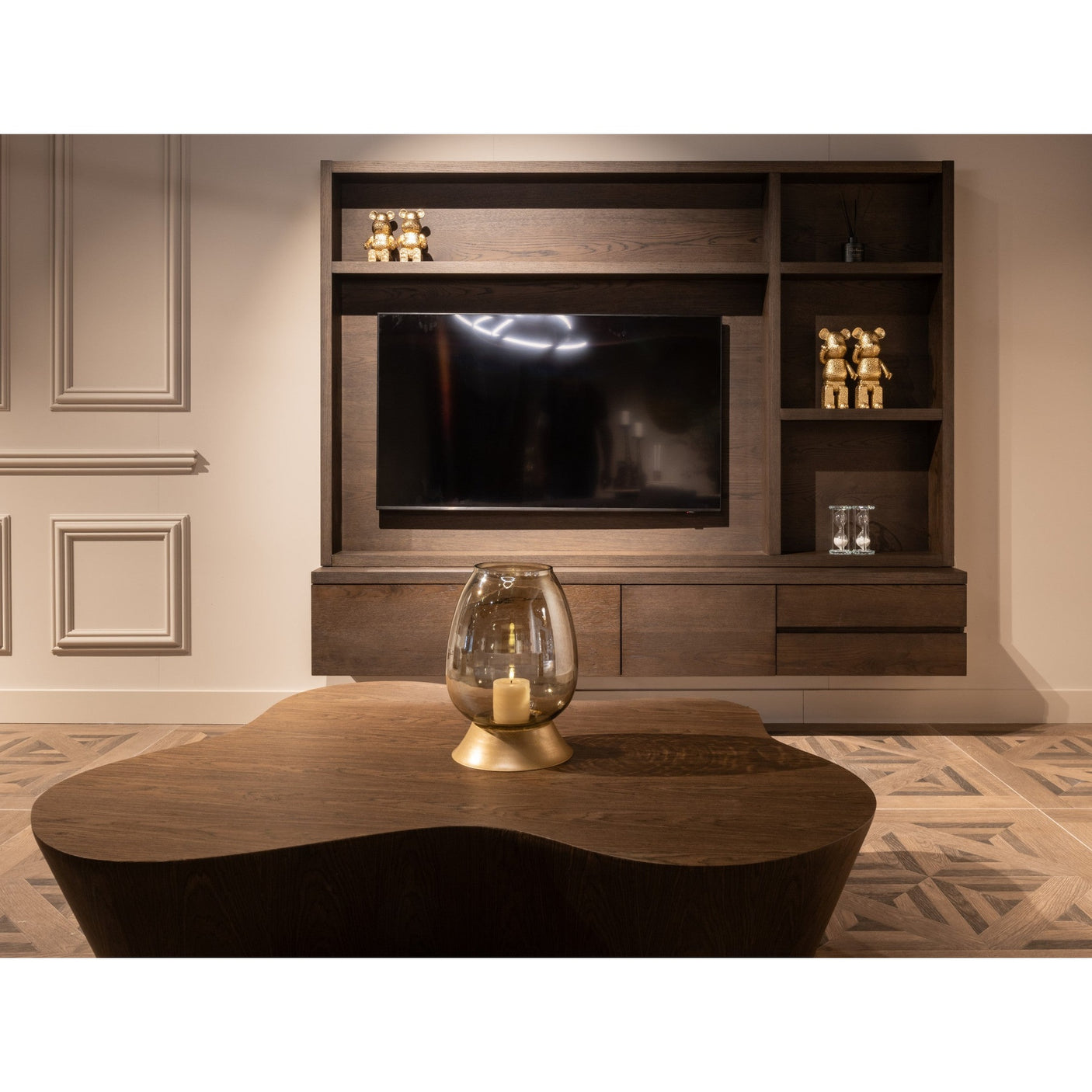 TV-benk Lachance brun 3-dører 2-skuffer Richmond Interiors TV-benk