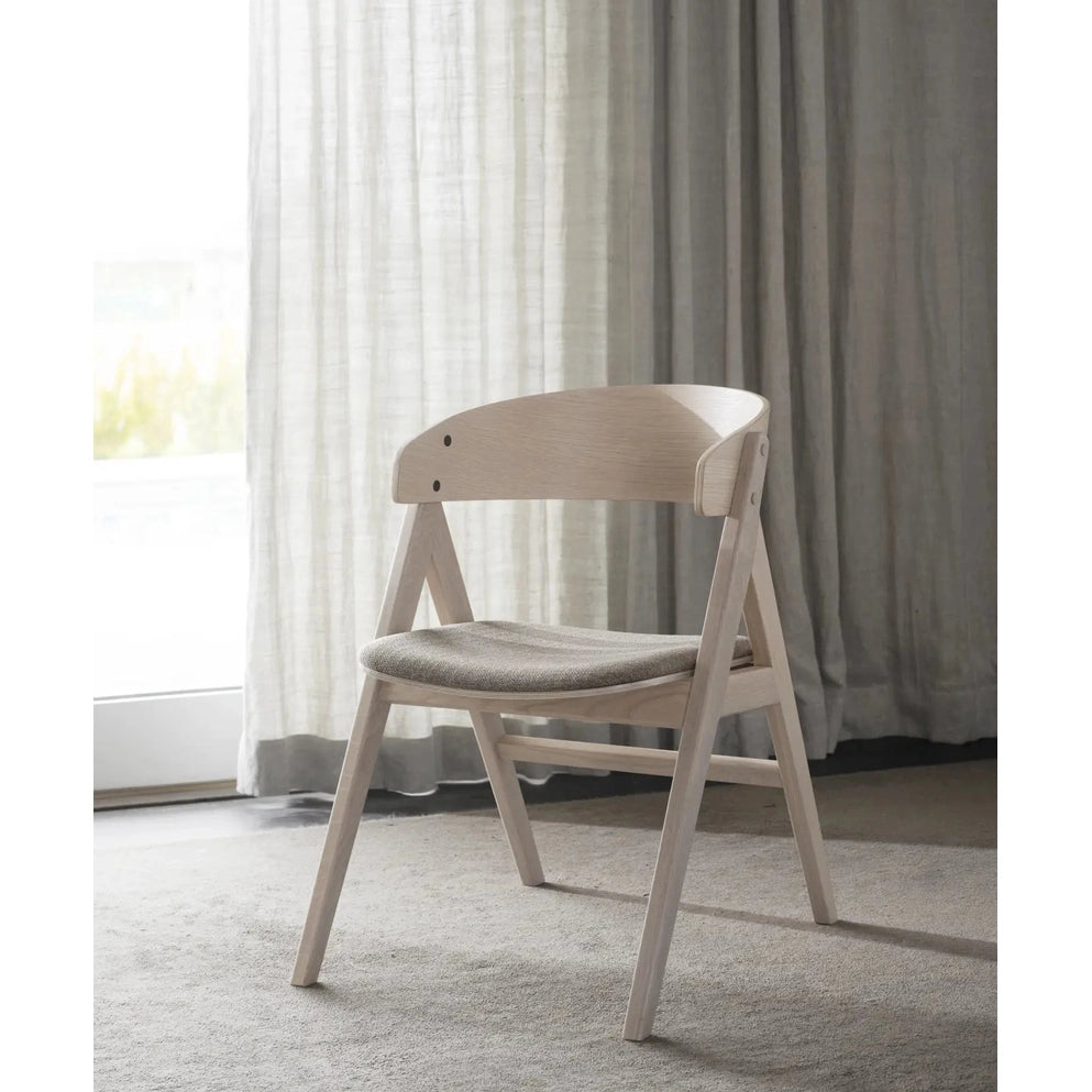 Waterton spisestol med armstøtte Rowico Spisestol