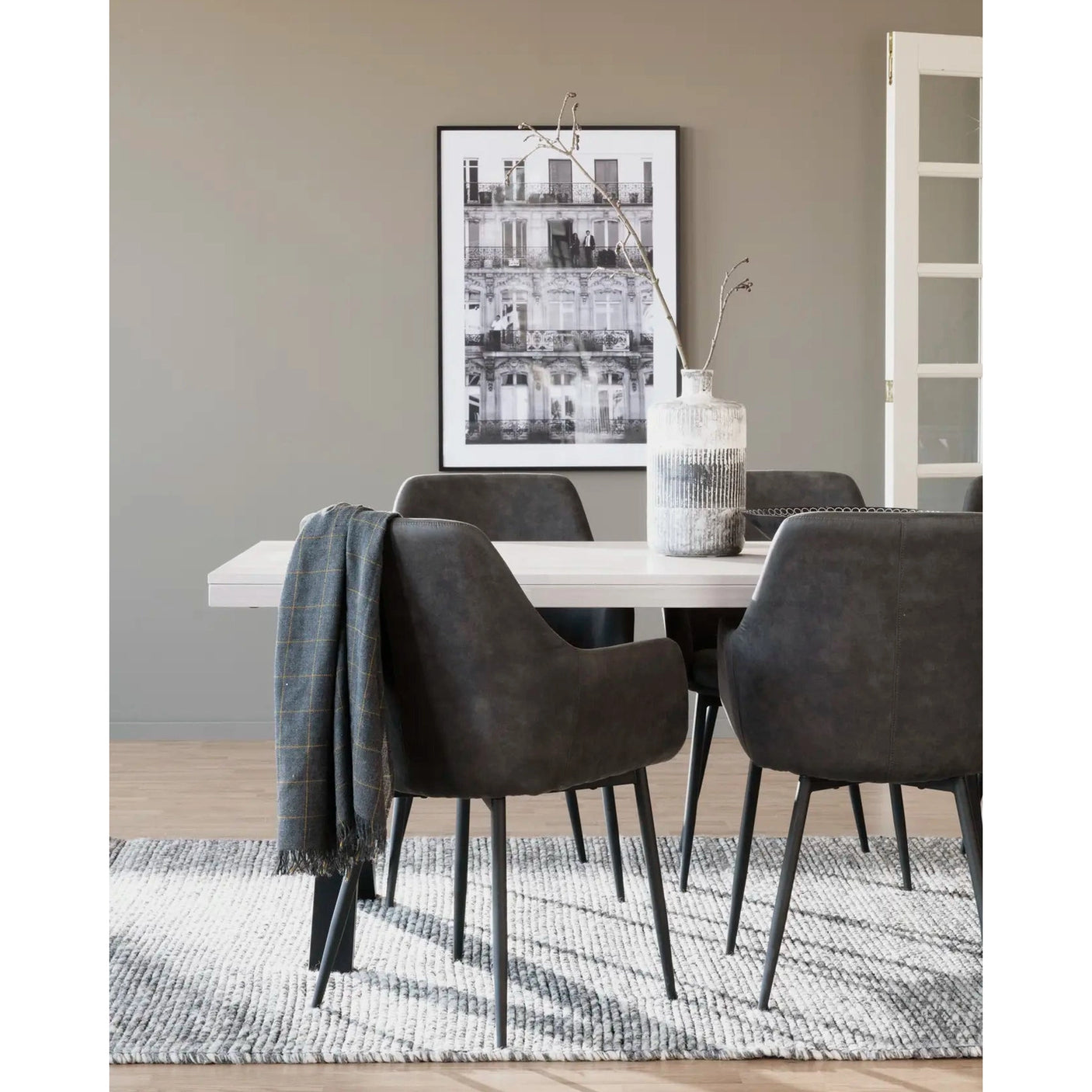 Reily spisestol med armstøtte Rowico Spisestol