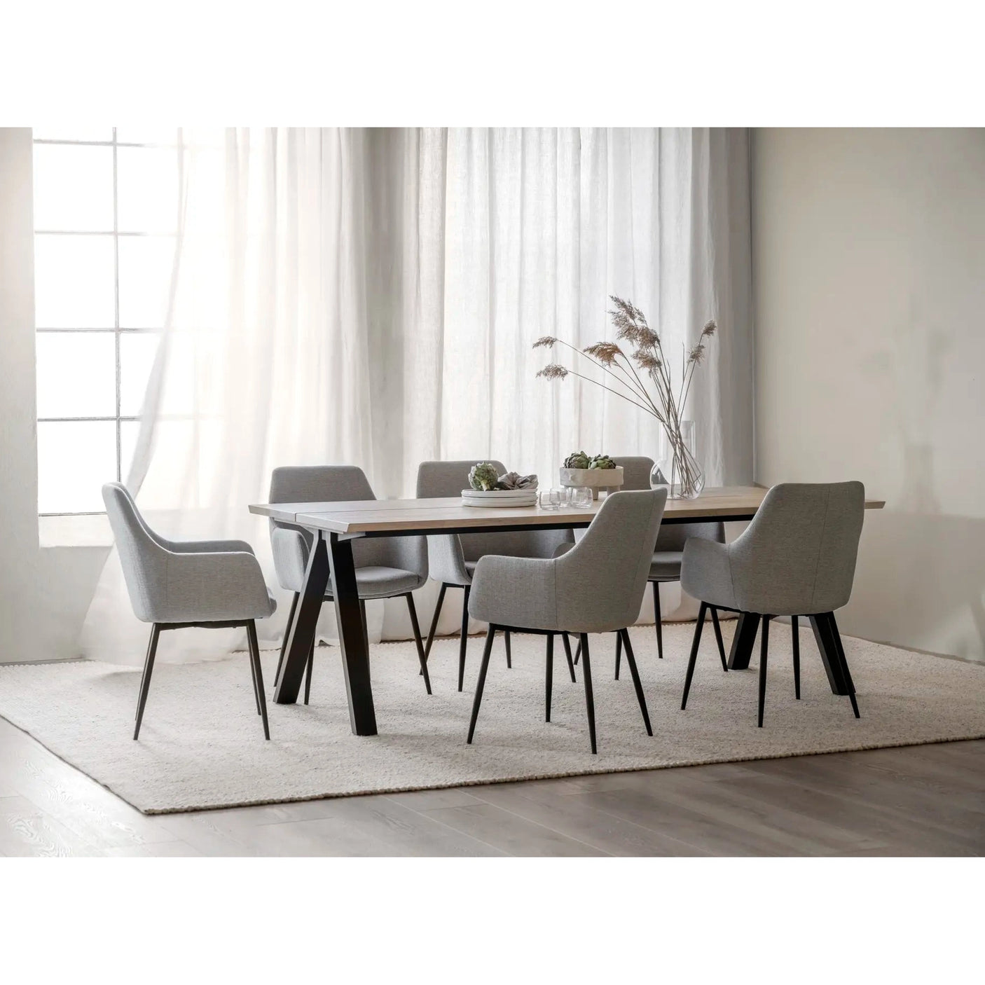 Reily spisestol med armstøtte Rowico Spisestol