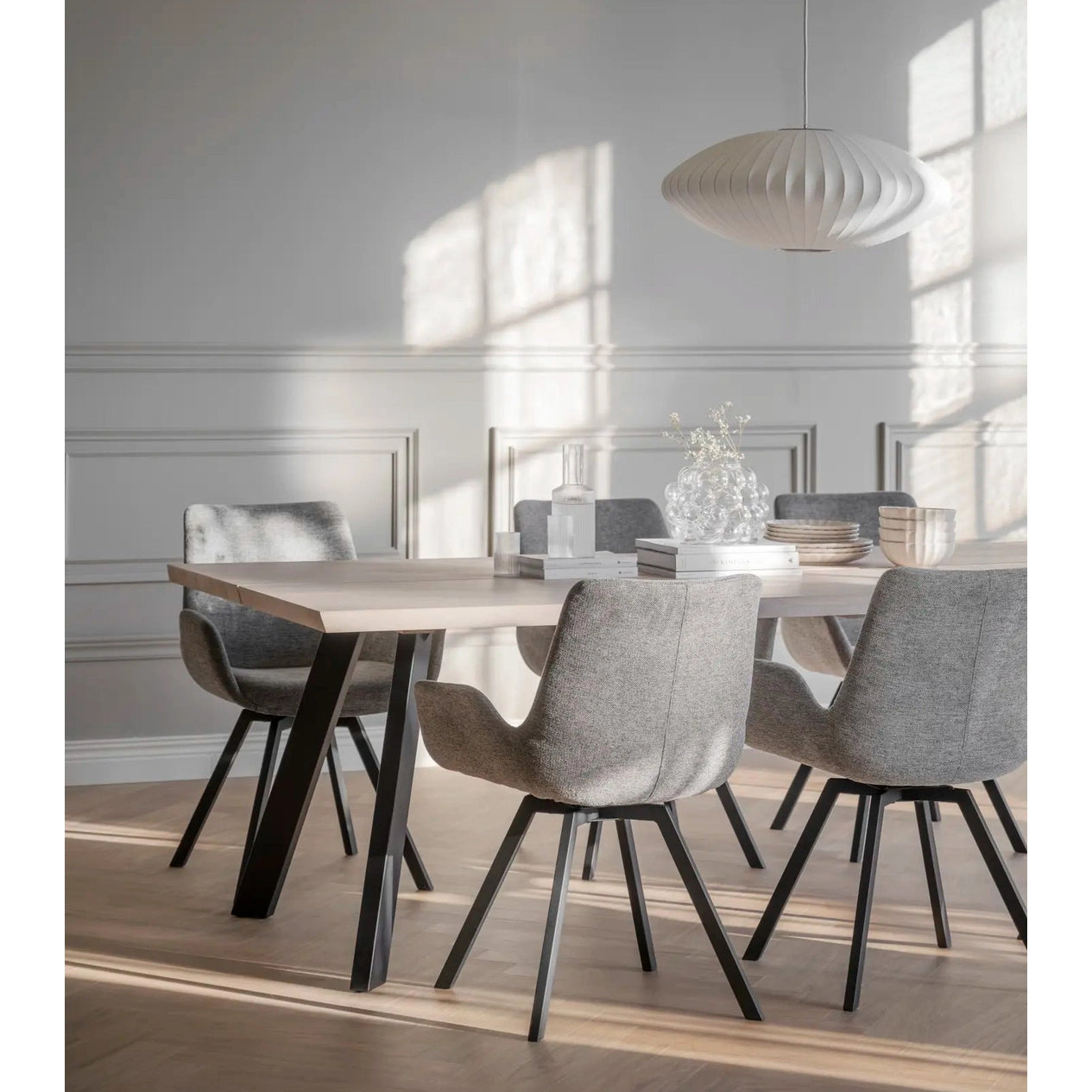 Norwell spisestol med armstøtte Rowico Spisestol