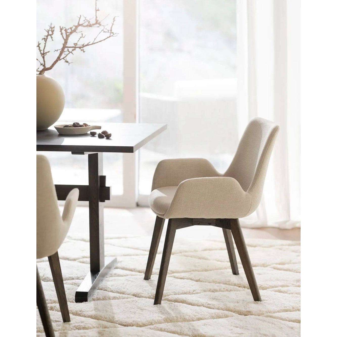 Drimsdale spisestol med armstøtte Rowico Spisestol