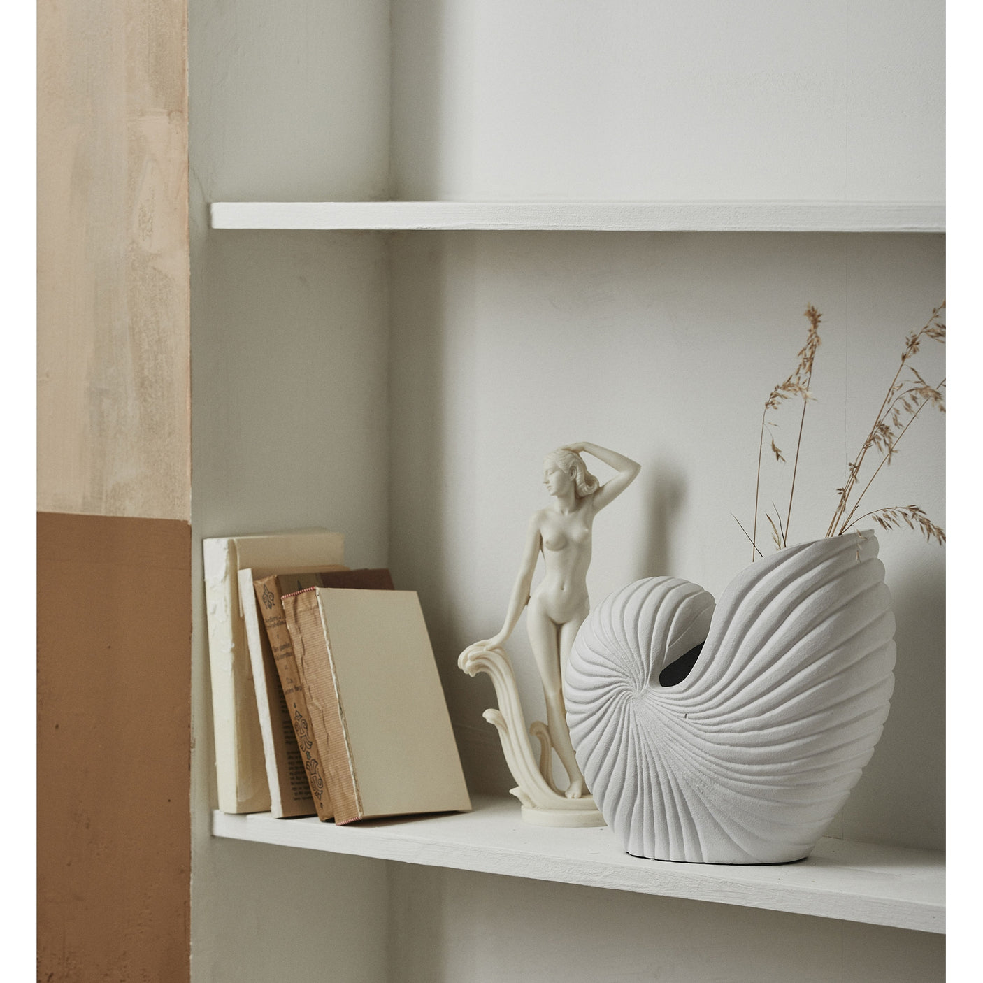 RAKITU blomstervask - konkylie - h25 cm - hvit Nordal INDOOR POT