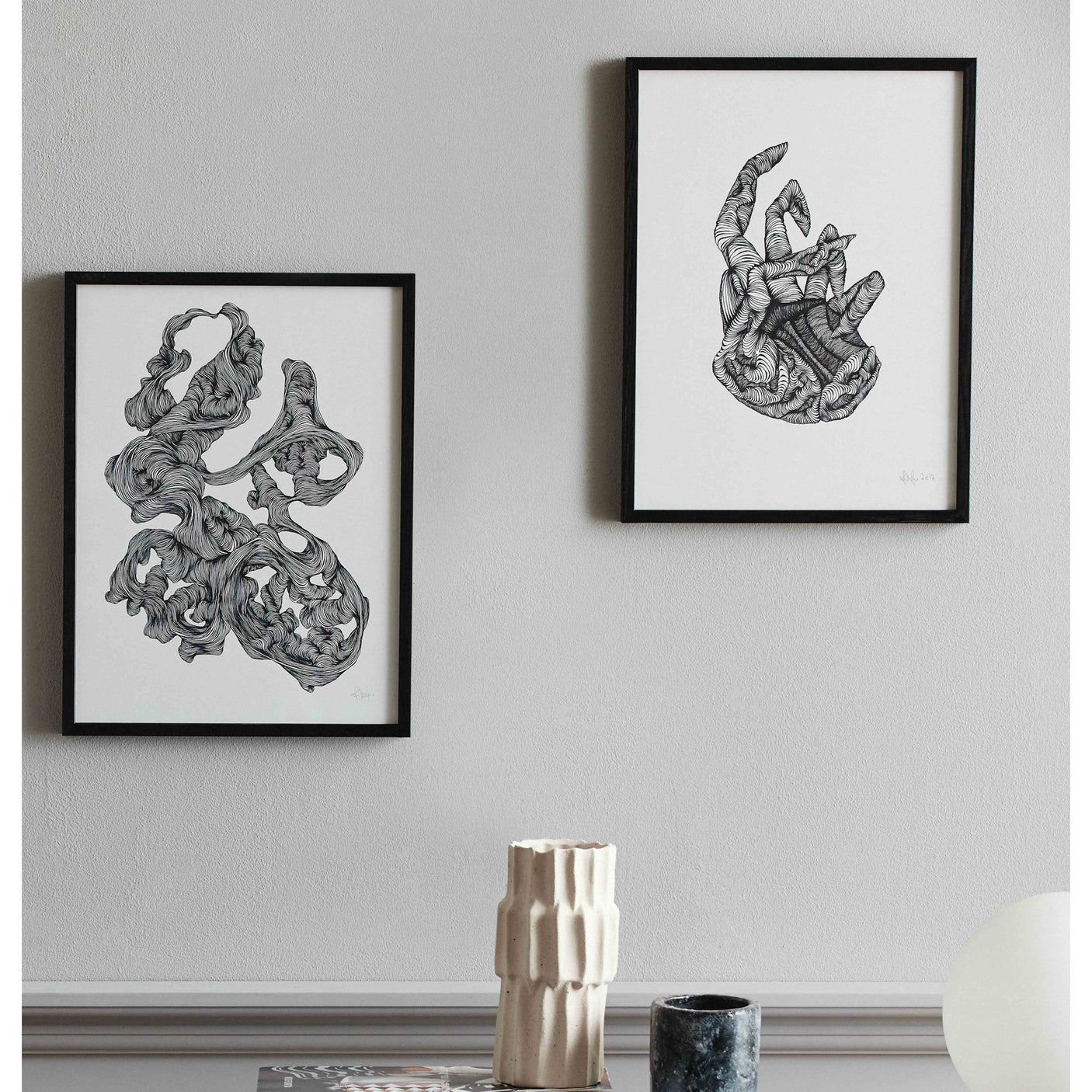 HAND illustrasjon i blekk med ramme - 40x30 cm - svart/hvitt Nordal POSTERS