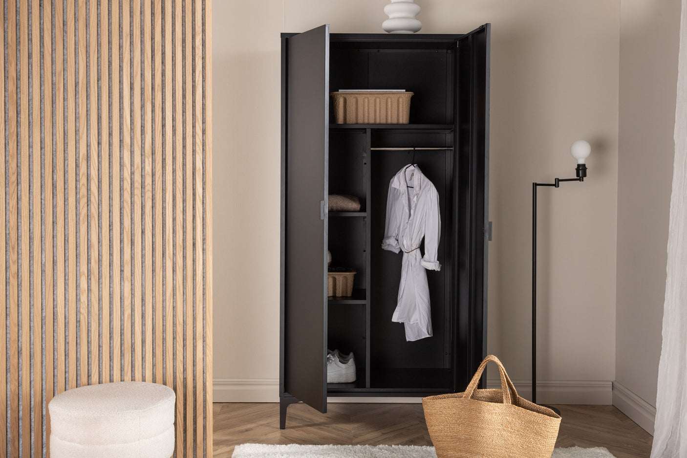 Selvfølgelig! Venture Design Klesskap