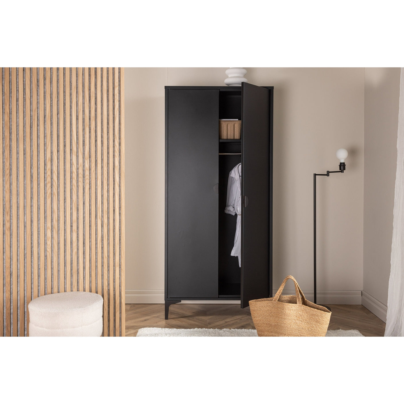 Selvfølgelig! Venture Design Klesskap