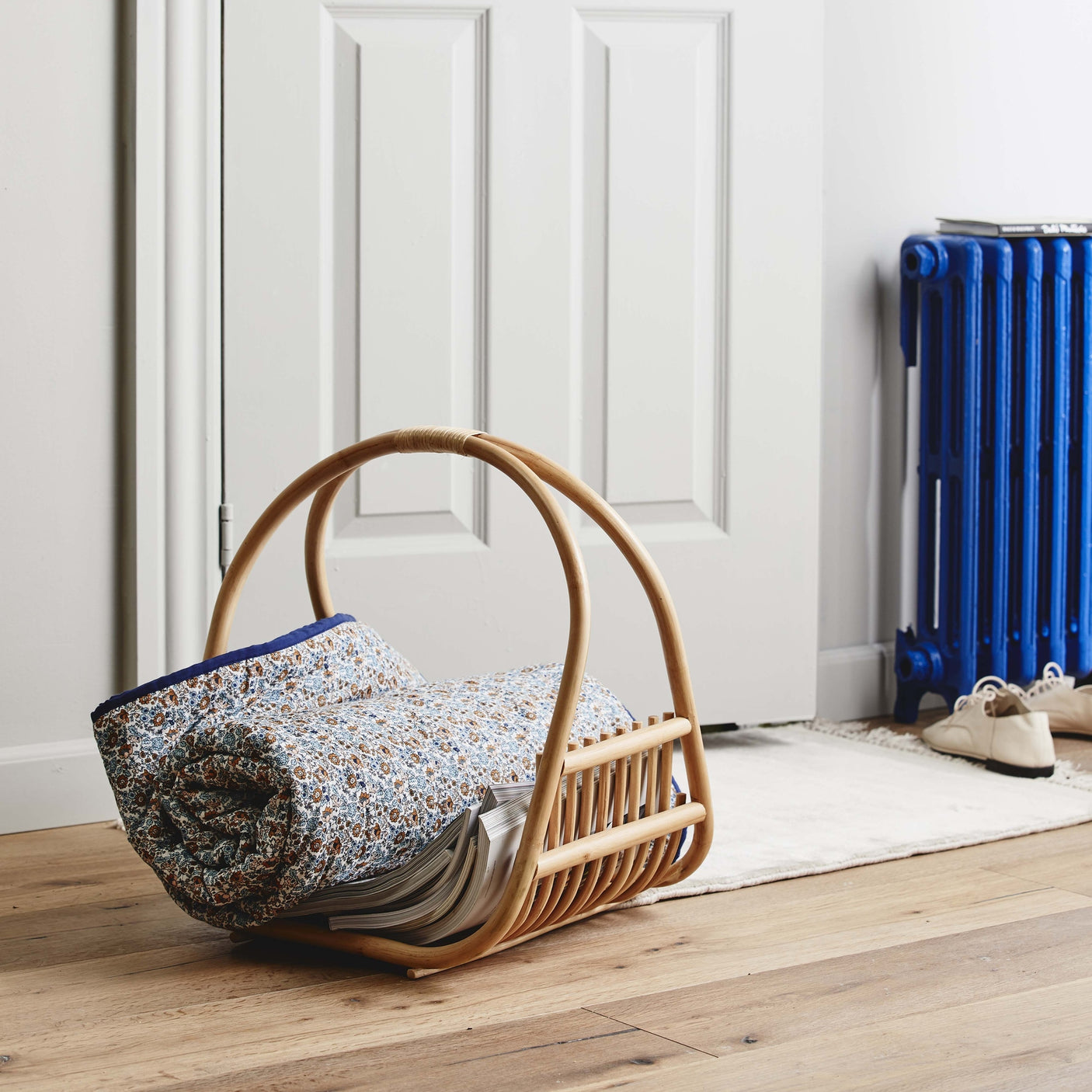 ROA magasin / avisholder i rattan - 42x37 cm - natur Nordal STORAGE