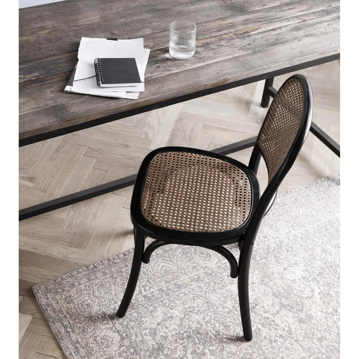 WICKY-bordstol med flet - svart/natur Nordal CHAIRS+ARM