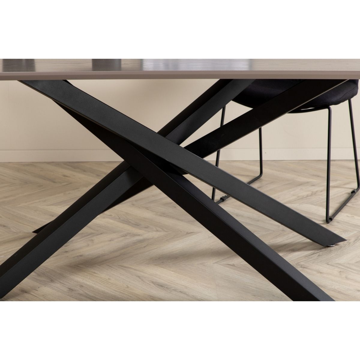 Piazza Table Venture Design Spisebord