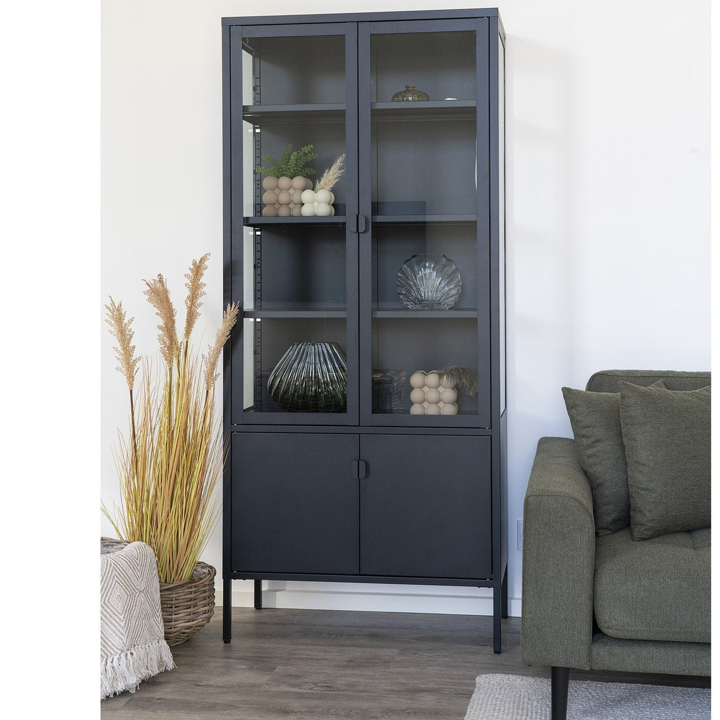 Brisbane Vitrineskap 4 hyller House Nordic Vitrineskap