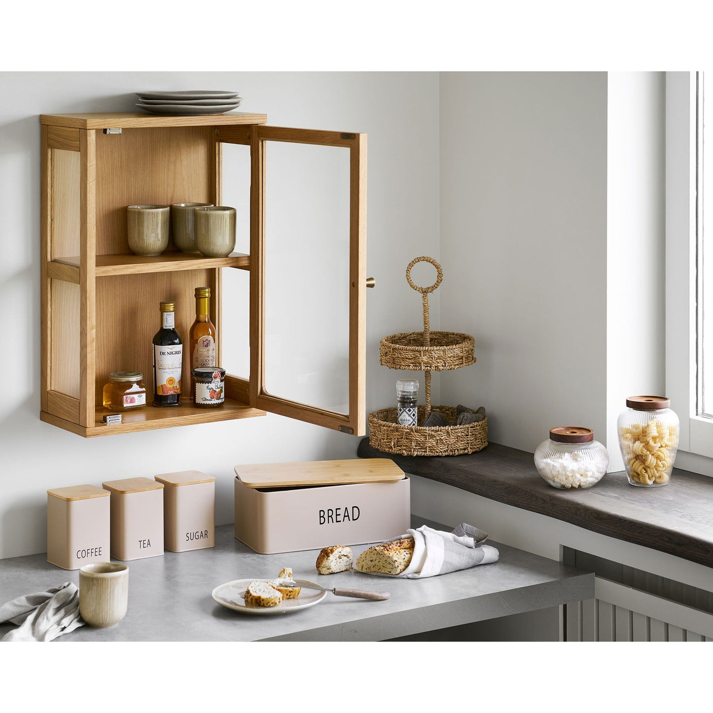 Zamora veggskap House Nordic Utstillingsskap