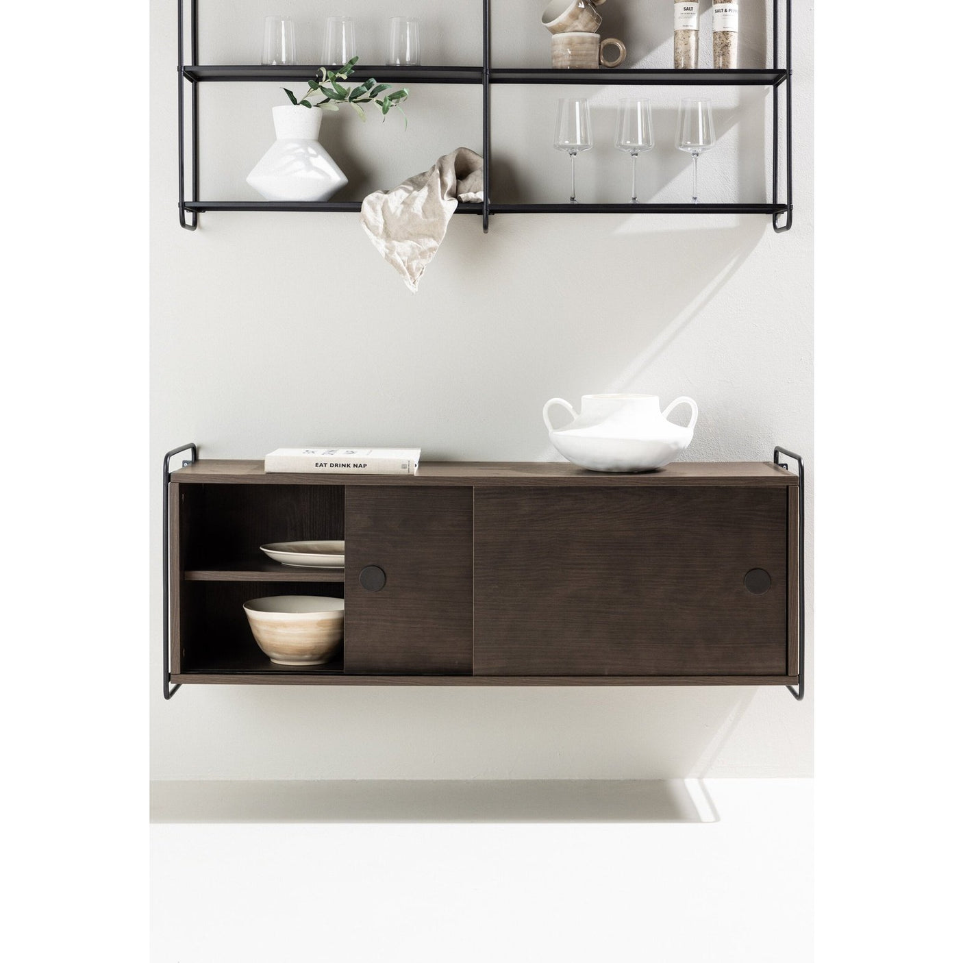 Paris vitrineskap 121 Venture Design Vitrineskap