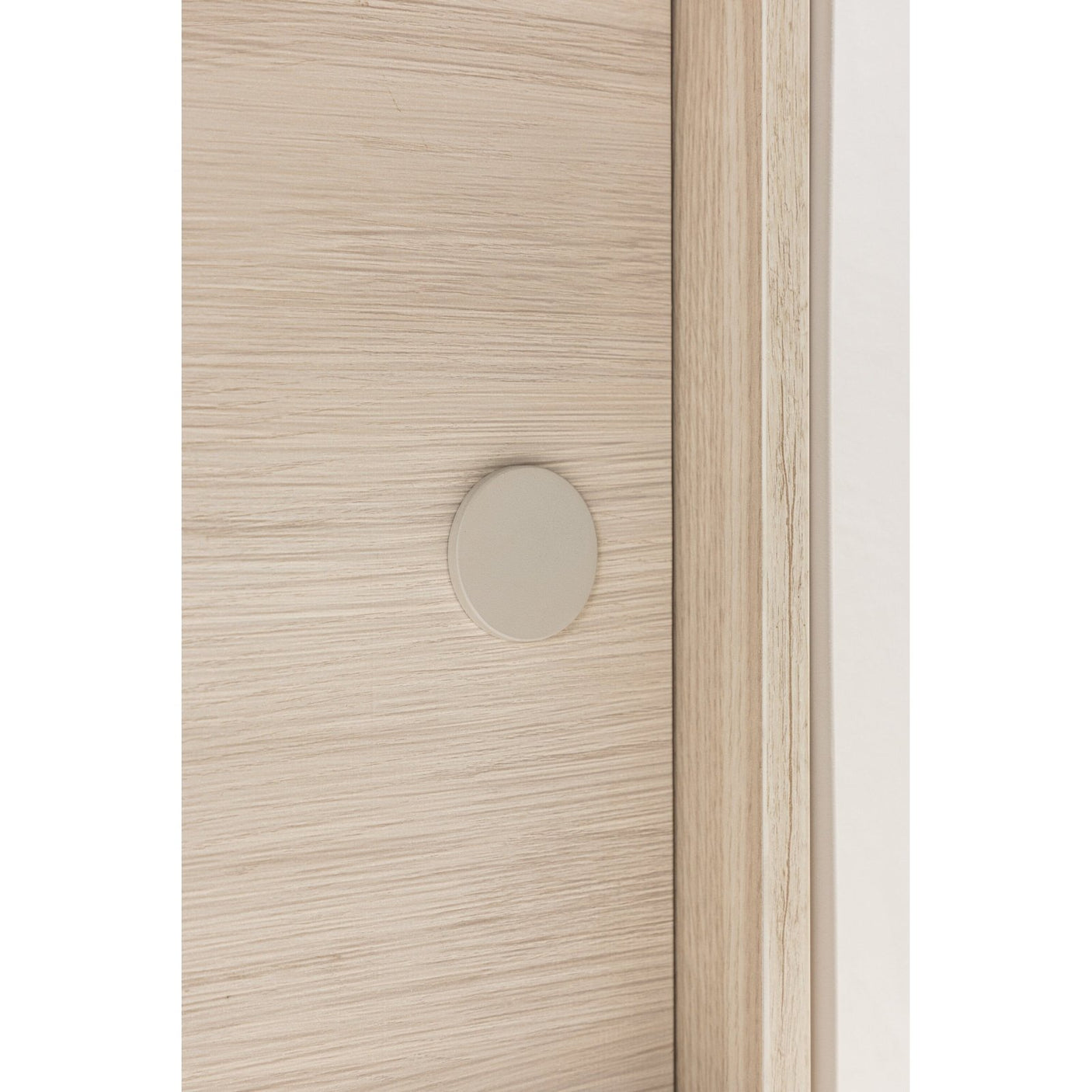 Paris vitrineskap 121 Venture Design Vitrineskap