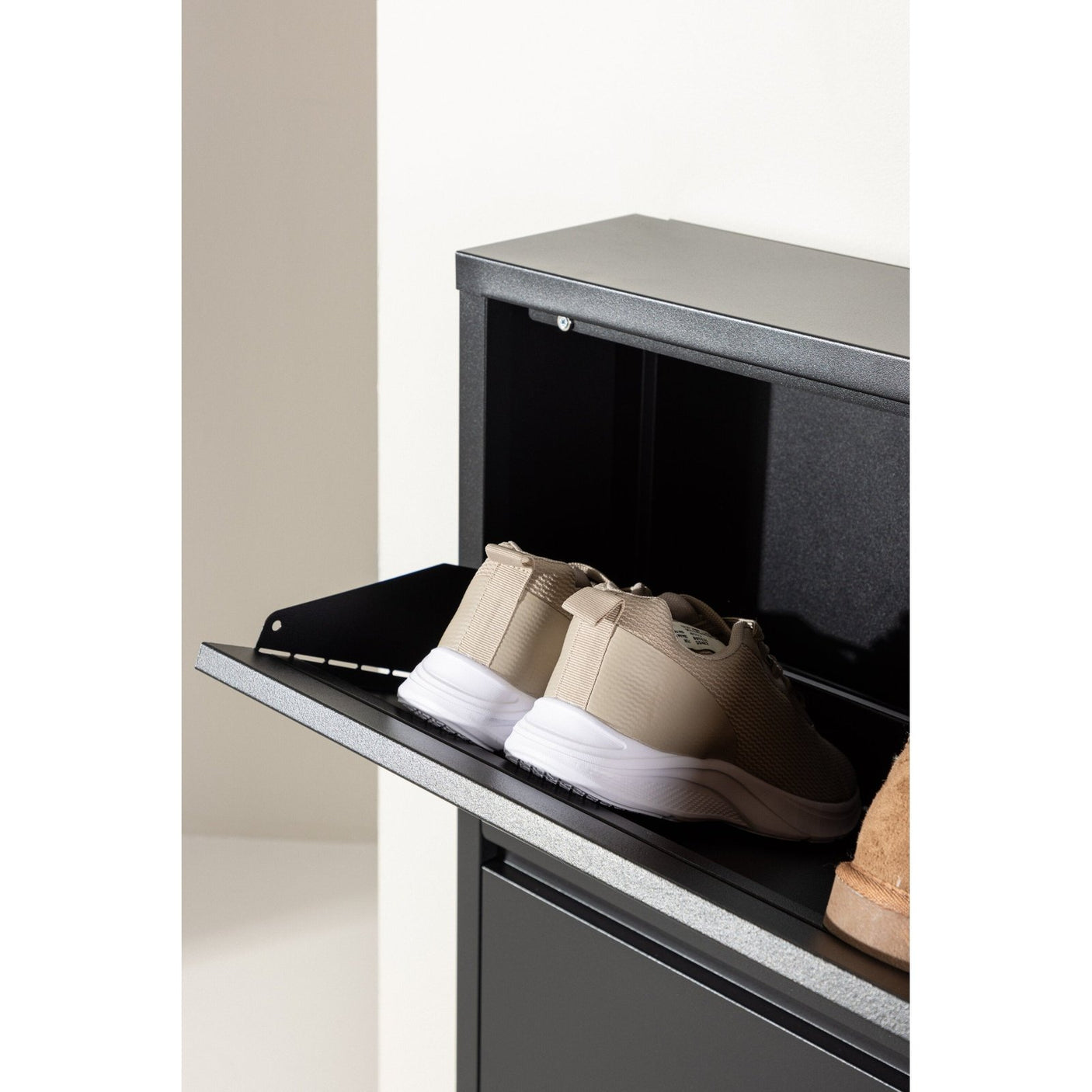 Bonito skoskap Venture Design Vitrineskap